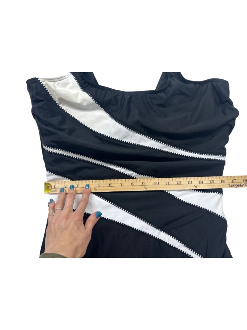 Miraclesuit Black White Colorblock One Piece Swimsuit Tummy Control  20W NWT - Picture 10 of 16
